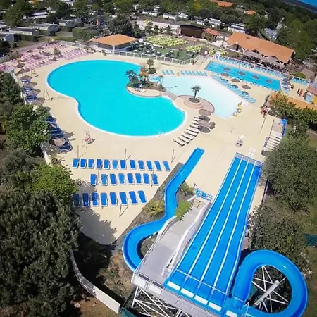 Mh 4-6 Places Avec Lit Parapluie La Réserve Siblu Camping Gastes
